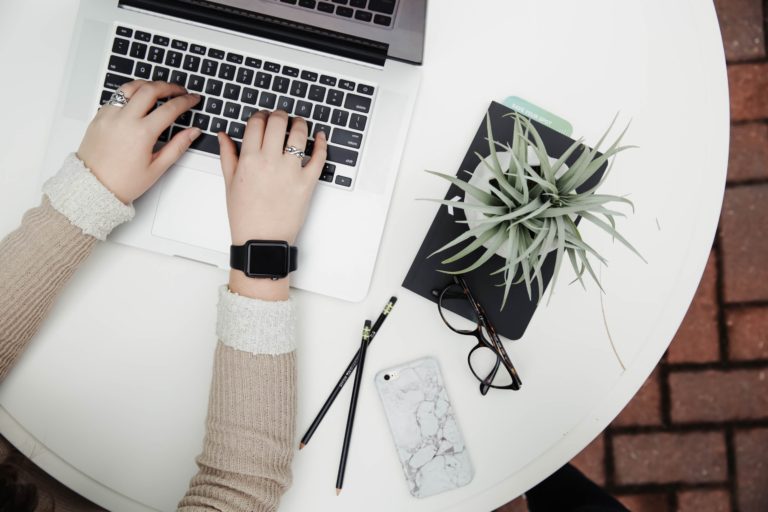Read more about the article How to Promote Your Blog: The Complete Beginner’s Guide